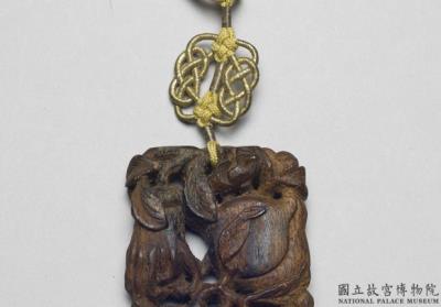 图片[2]-Carved agarwood scent pendant with the three symbols of abundance, Qing dynasty (1644-1911)-China Archive